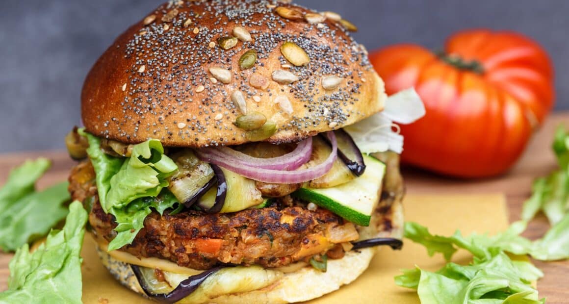 STARFIELD & Dicos launched a new plant-based burger/ food tech news Asia、