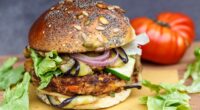 STARFIELD & Dicos launched a new plant-based burger/ food tech news Asia、