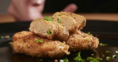 GOOD Meat Begins theWorld’s First Retail Sales of Cultivated Chicken/ food tech news Asia